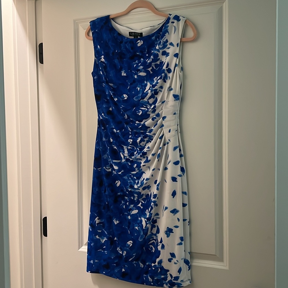 Lauren Ralph Lauren Blue White Sleeveless Floral Print Ruched Sheath Sz 8 Dress